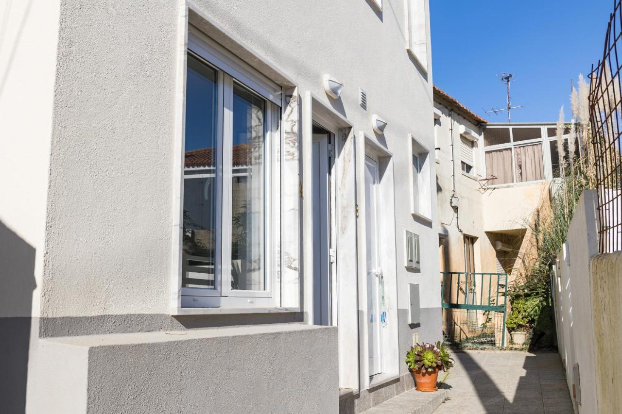 2 Bedroom House And Garden Lounge Sintra Exterior foto