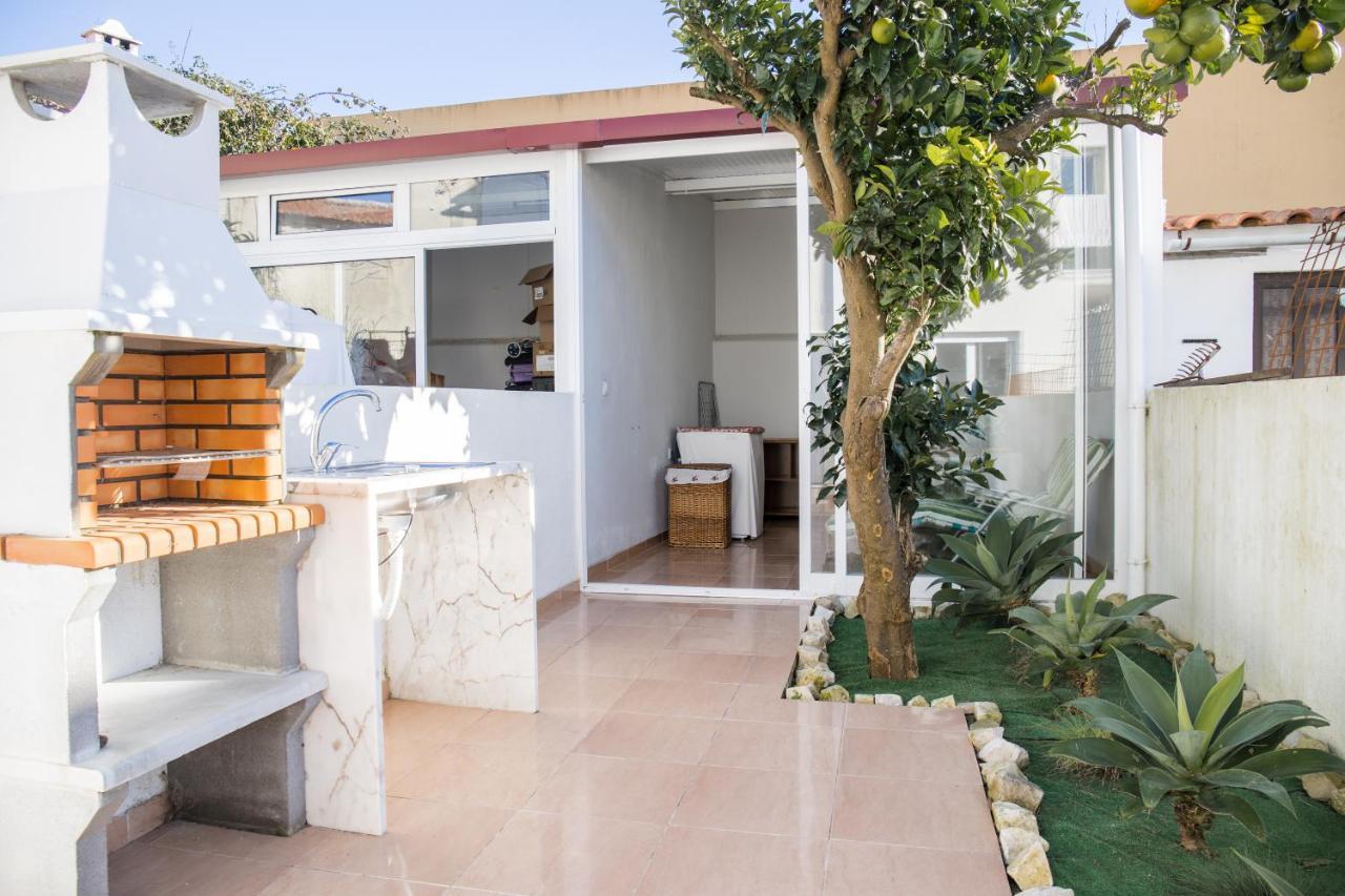 2 Bedroom House And Garden Lounge Sintra Exterior foto